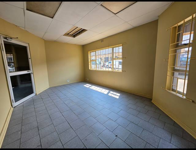 440M² WAREHOUSE TO LET IN WADEVILLE